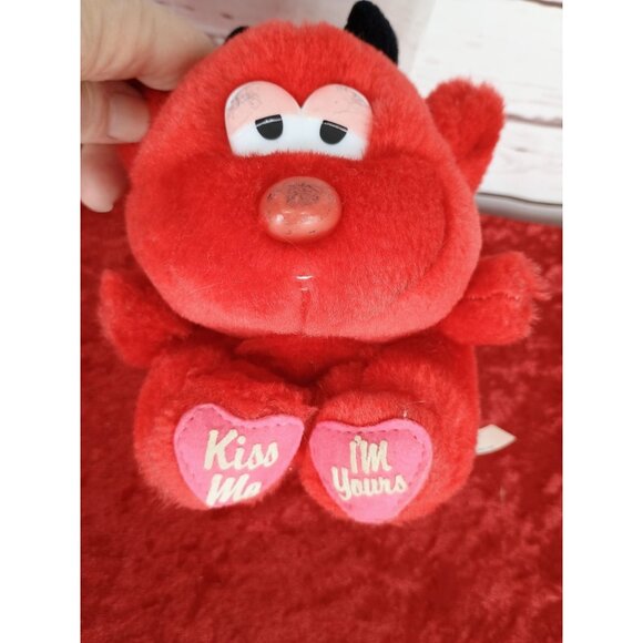 MTY International Red‎ Plush Devil Toy With "Kiss Me Im Yours" Heart Feet - Picture 5 of 6